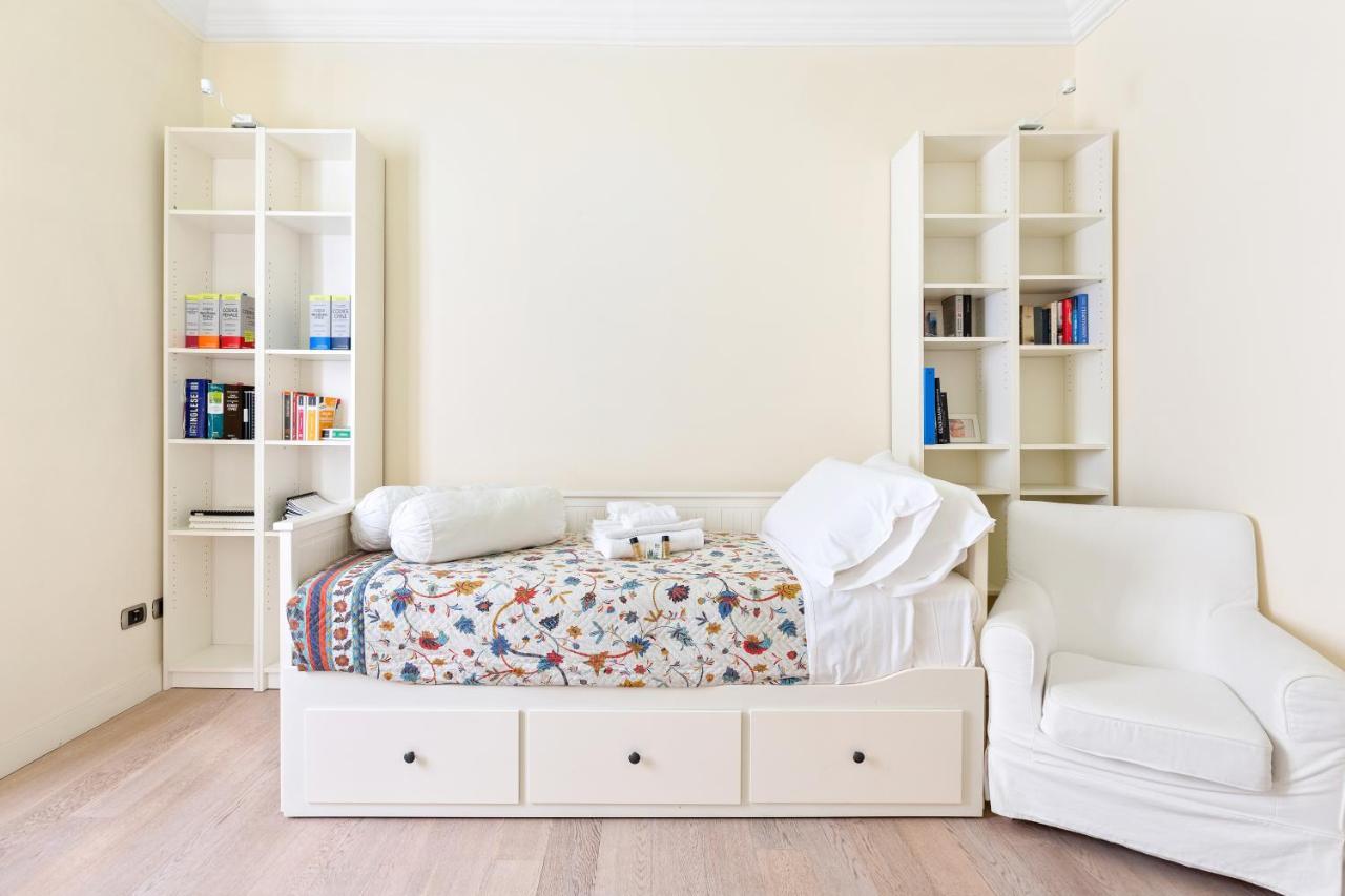 Corso Vercelli Elegant Apartment Milan Bagian luar foto