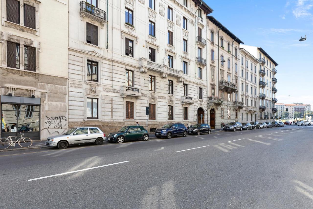 Corso Vercelli Elegant Apartment Milan Bagian luar foto