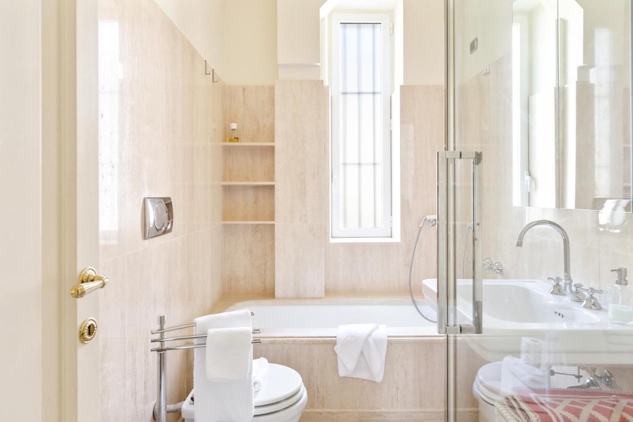 Corso Vercelli Elegant Apartment Milan Bagian luar foto